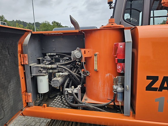 Hitachi 110 13 of 24