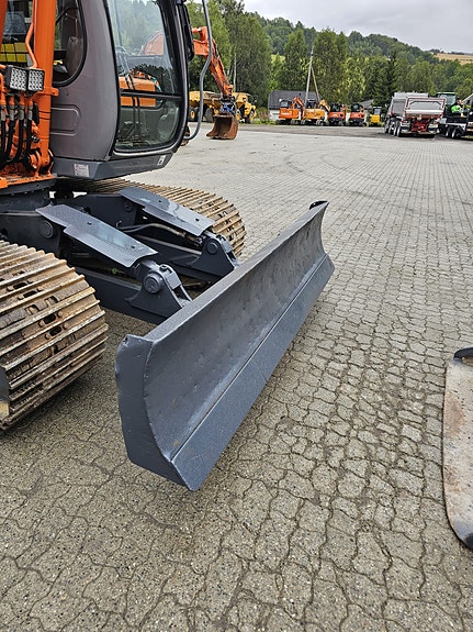Hitachi 110 17 of 24