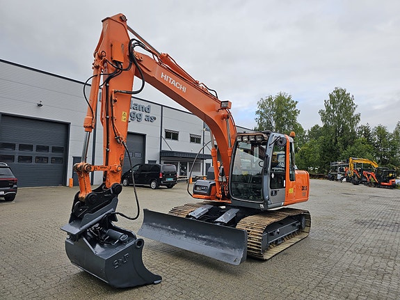Hitachi 110 3 of 24