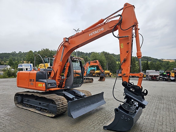 Hitachi 110 6 of 24