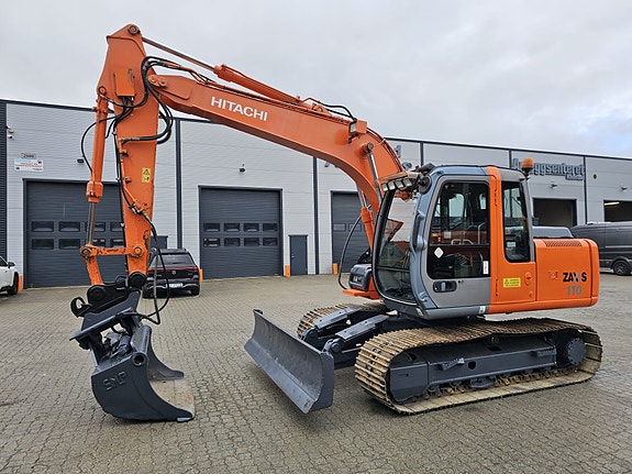 Hitachi 110 2 of 24