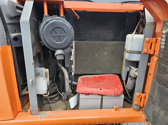 Hitachi 110 12 of 24