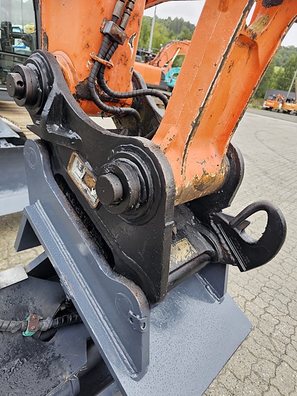 Hitachi 110 18 of 24