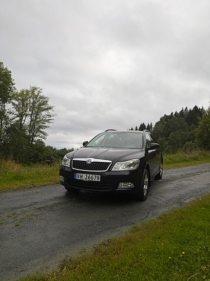 Skoda Octavia 2 of 16