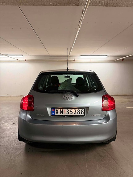 Toyota Auris 4 of 24
