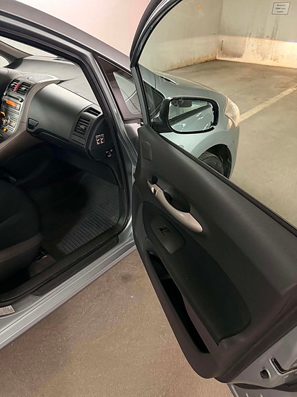 Toyota Auris 21 of 24