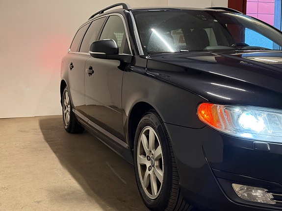 Volvo V70 6 of 30