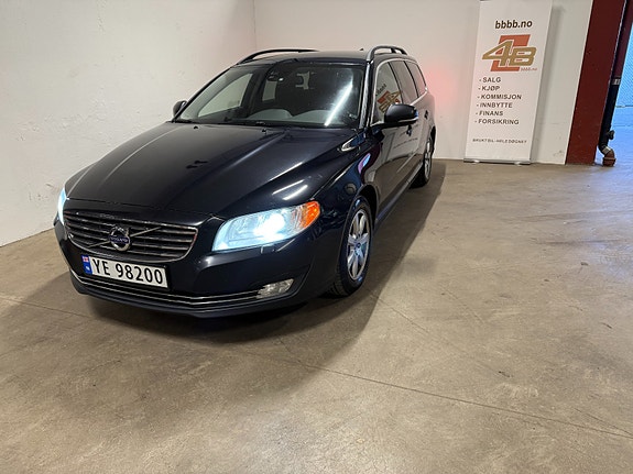 Volvo V70 2 of 30