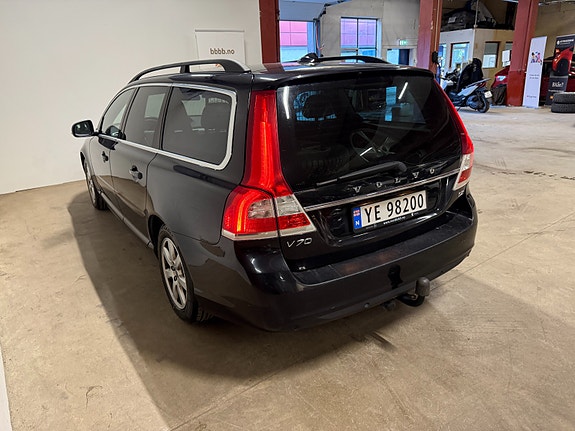 Volvo V70 12 of 30