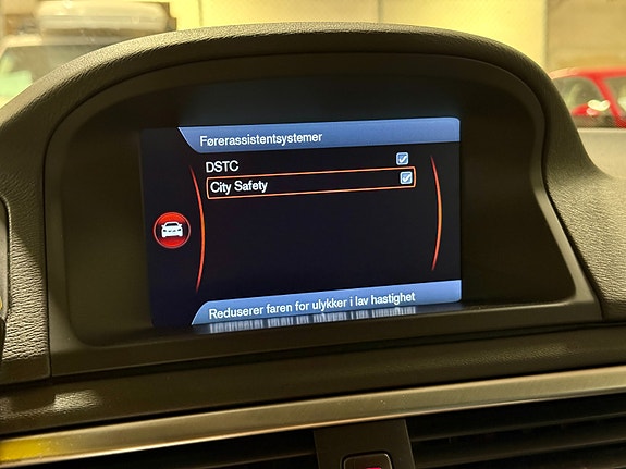 Volvo V70 30 of 30