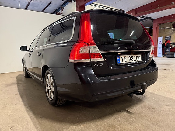 Volvo V70 13 of 30