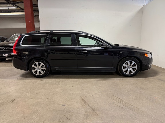 Volvo V70 15 of 30