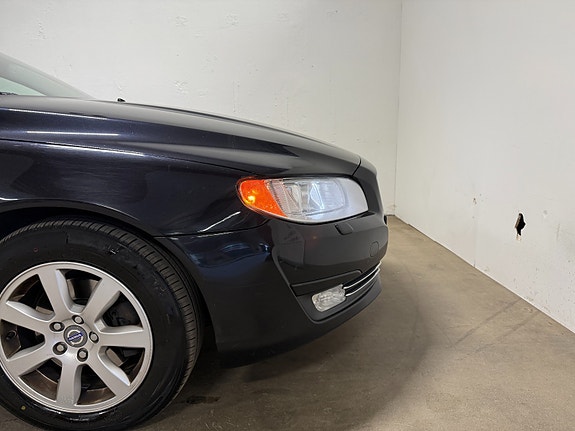 Volvo V70 16 of 30