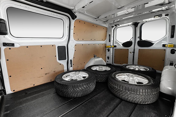 Ford Transit Custom 22 of 26