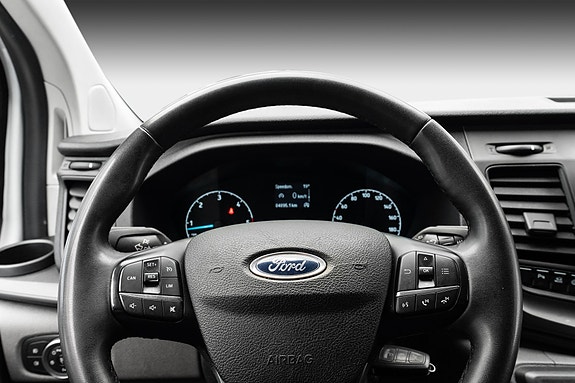 Ford Transit Custom 11 of 26