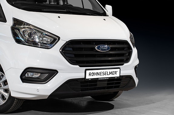 Ford Transit Custom 2 of 26