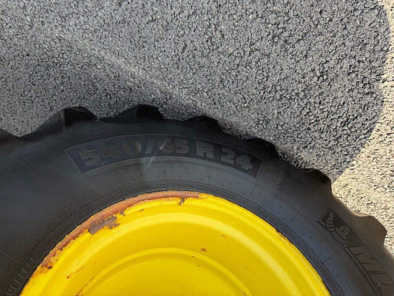 John Deere 6125 R 24 of 30