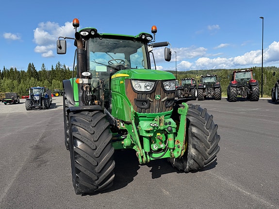 John Deere 6125 R 20 of 30