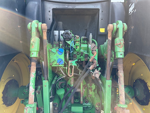 John Deere 6125 R 27 of 30