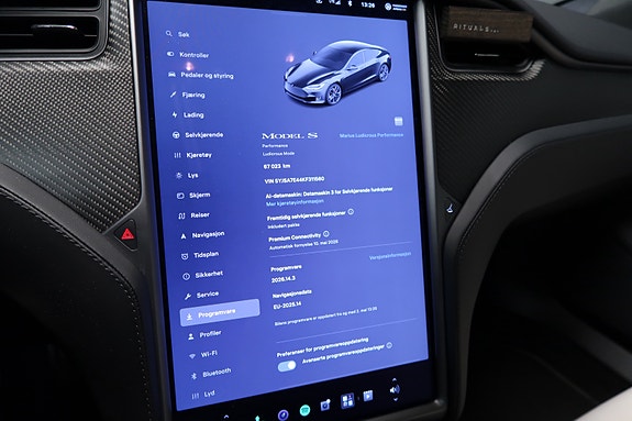 Tesla Model S 16 of 25