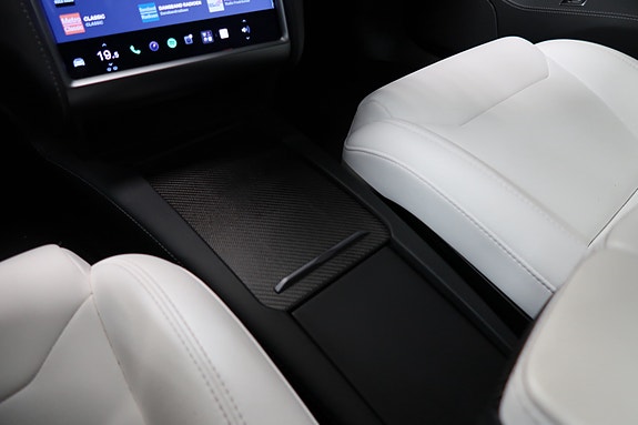 Tesla Model S 22 of 25