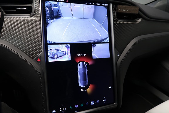 Tesla Model S 20 of 25