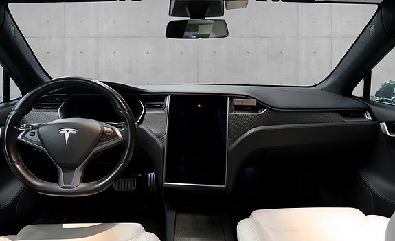 Tesla Model S 13 of 25