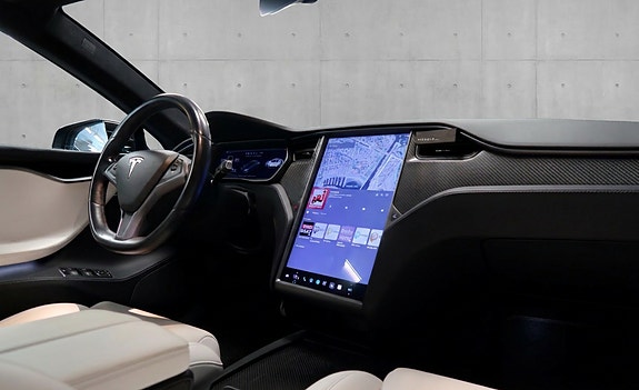 Tesla Model S 14 of 25