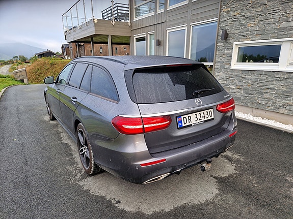 Mercedes-Benz E200 6 of 12