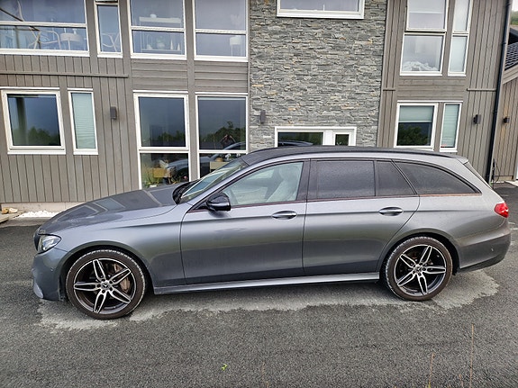 Mercedes-Benz E200 4 of 12