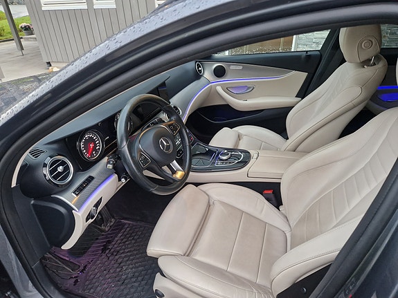 Mercedes-Benz E200 8 of 12