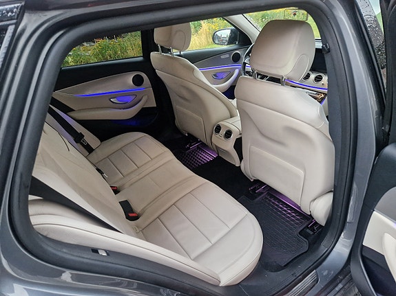 Mercedes-Benz E200 12 of 12