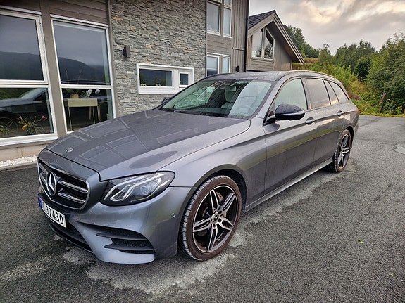 Mercedes-Benz E200 5 of 12