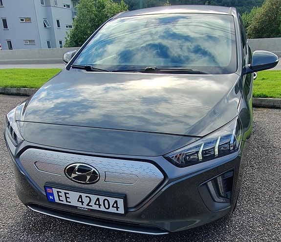 Hyundai IONIQ 2 of 14