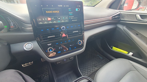 Hyundai IONIQ 14 of 14