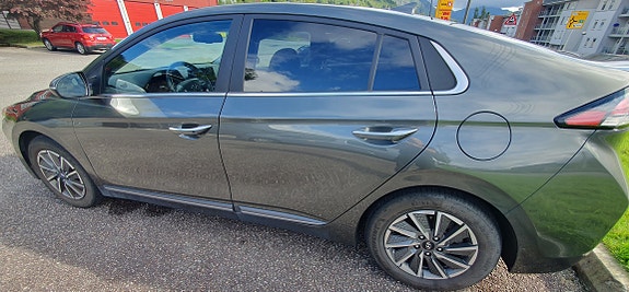 Hyundai IONIQ 3 of 14