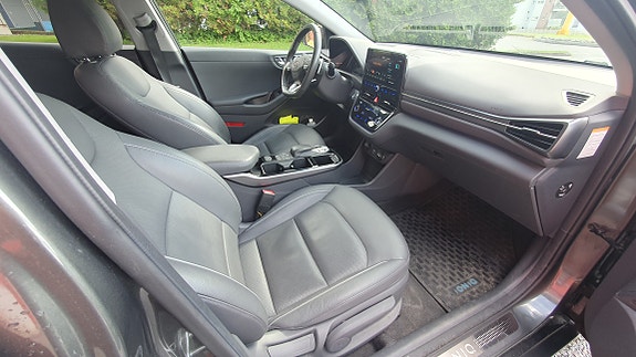 Hyundai IONIQ 8 of 14