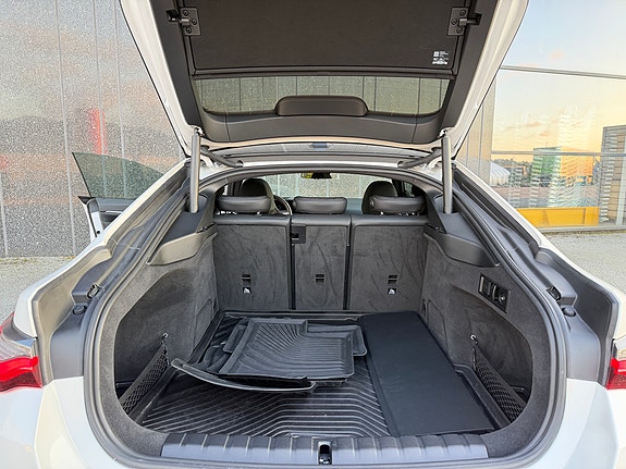 BMW i4 25 of 27