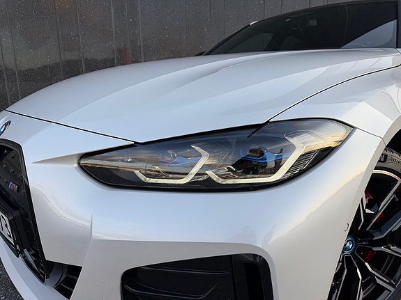 BMW i4 13 of 27