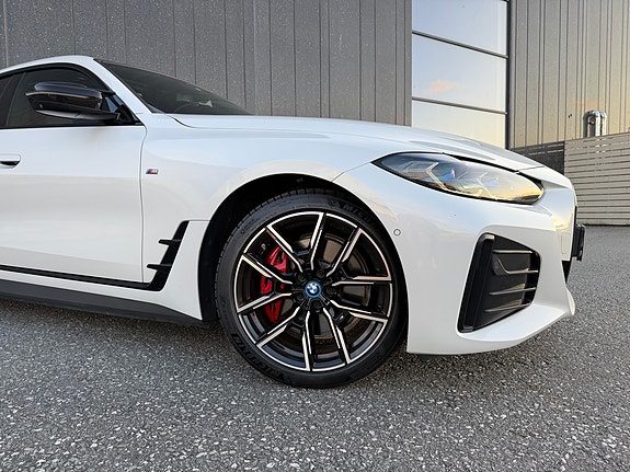 BMW i4 9 of 27