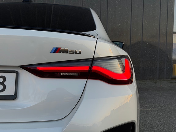 BMW i4 15 of 27