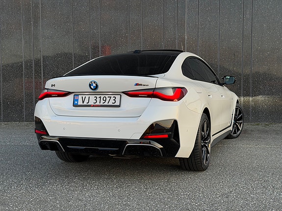 BMW i4 6 of 27