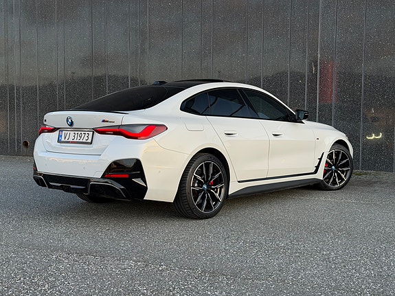 BMW i4 5 of 27