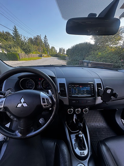 Mitsubishi Outlander 13 of 16