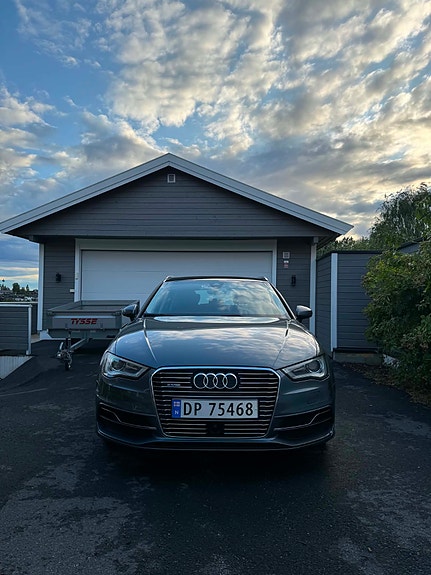 Audi e-tron 2 of 19