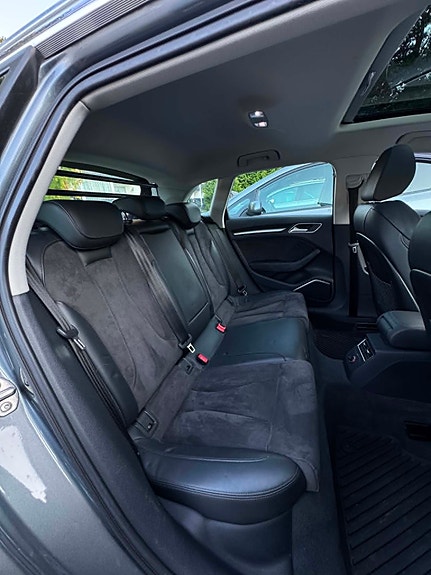 Audi e-tron 11 of 19