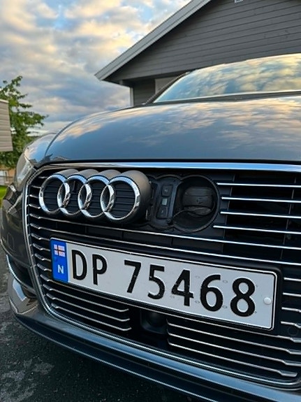 Audi e-tron 8 of 19