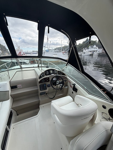 Sea Ray 275 Sundancer | Volvo Penta D6-310 | Vinsj/baugprop 17 of 30