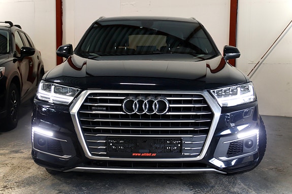 Audi Q7 4 of 30