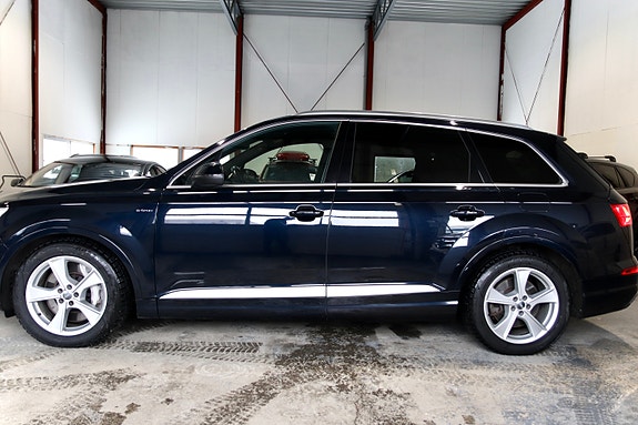 Audi Q7 8 of 30